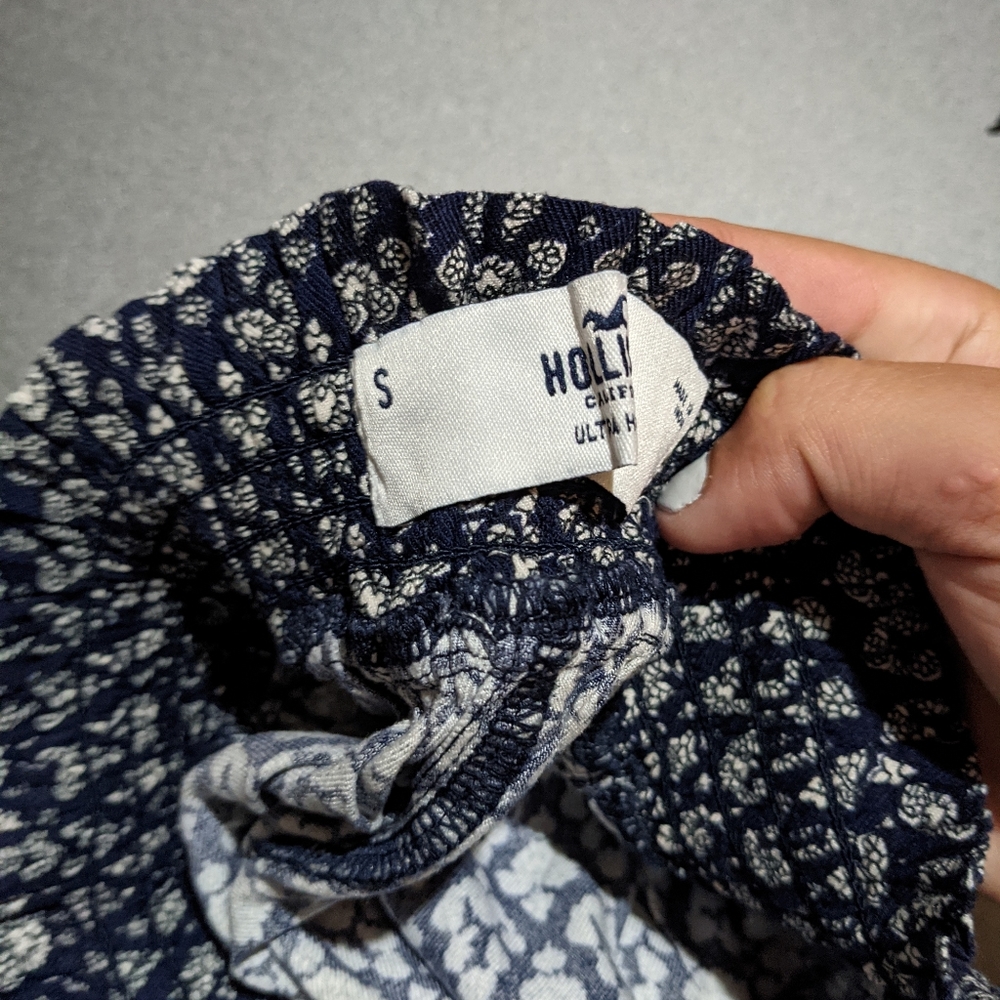 Hollister Paper bag Floral Shorts - Picture 2 of 2